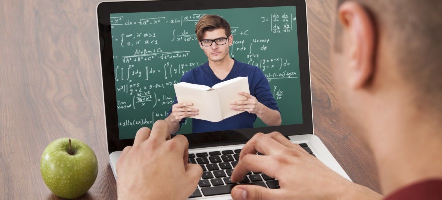 Profesores de dia y youtubers de noche