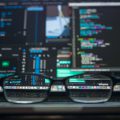 Lugar de trabajo de un data quality engineer