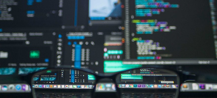 Lugar de trabajo de un data quality engineer