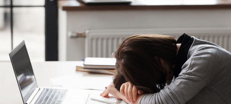 Trabajar más de 55 horas semanales aumenta el riesgo de morir