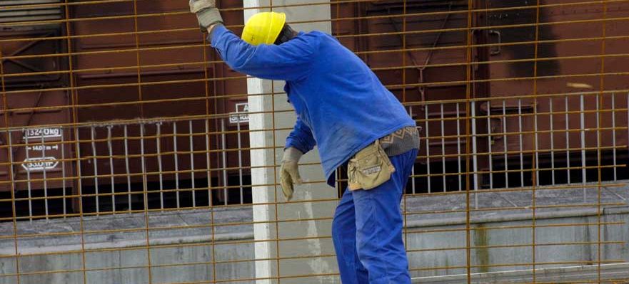 Trabajador europeo que cobra el Salario Mínimo Interprofesional