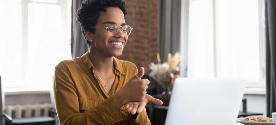 Trabajadora con capacidades diversas