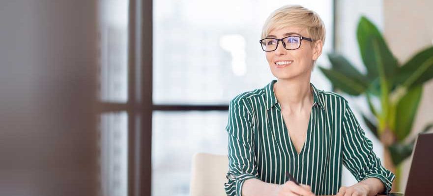 Candidata ideando un CV inspirador