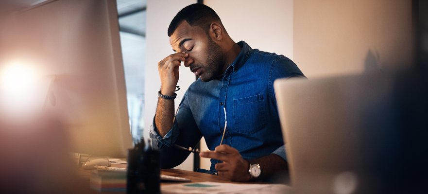 Empleado que sufre Burnout Laboral