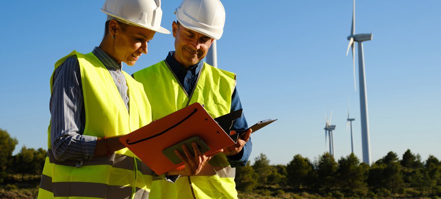 Empleados de una planta de energías renovables