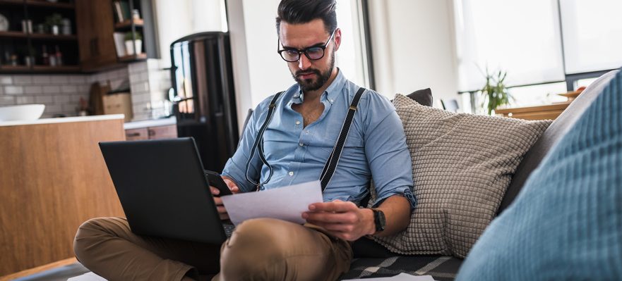 Empleado que se beneficia del teletrabajo en España