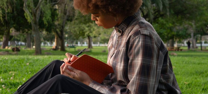 Profesional valorando si estudiar FP después de una carrera