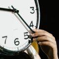 El cambio de hora al horario de invierno afecta a nuestro trabajo
