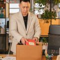 Empleado que ha pedido una excedencia en el trabajo