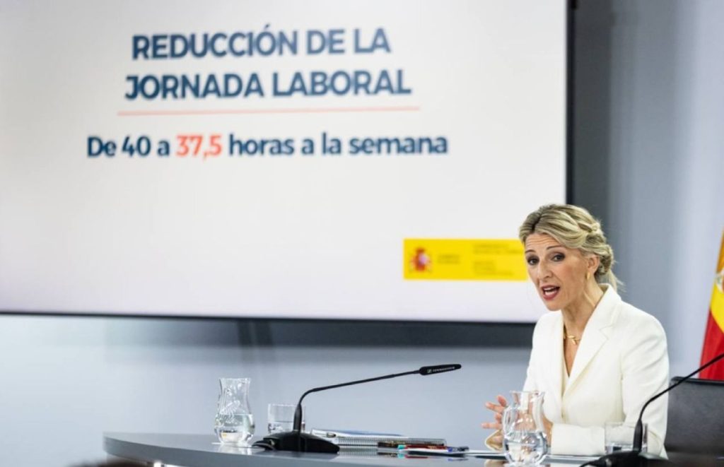 La Vicepresidenta Yolanda Diaz anunciando la reducción de la jornada laboral. Fuente: Ministerio de Trabajo y Economía Social