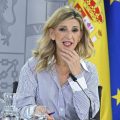 La Ministra de Trabajo y Economía Social, Yolanda Díaz, en la rueda de prensa posterior al Consejo de Ministros. Fuente: Pool Moncloa/José Manuel Álvarez