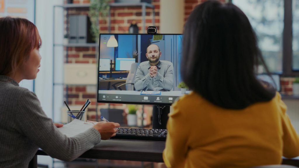 Directivas que están realizando entrevistas virtuales