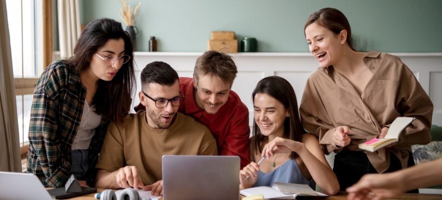 Informe CYD sobre la inserción laboral de los graduados universitarios en España. Foto: Freepick