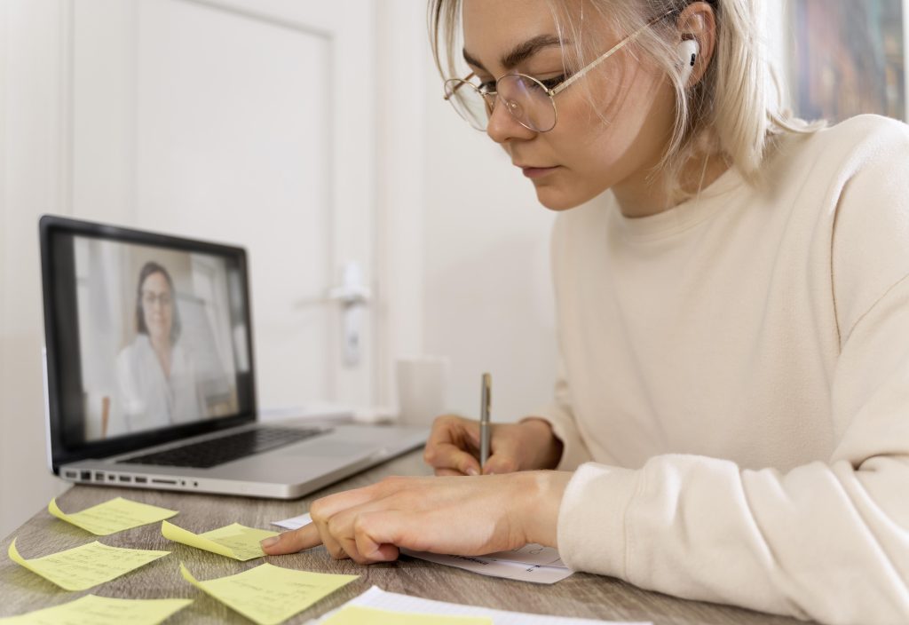 formación profesional online con tutor